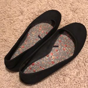 8.5 ladies lightly used black classic flats